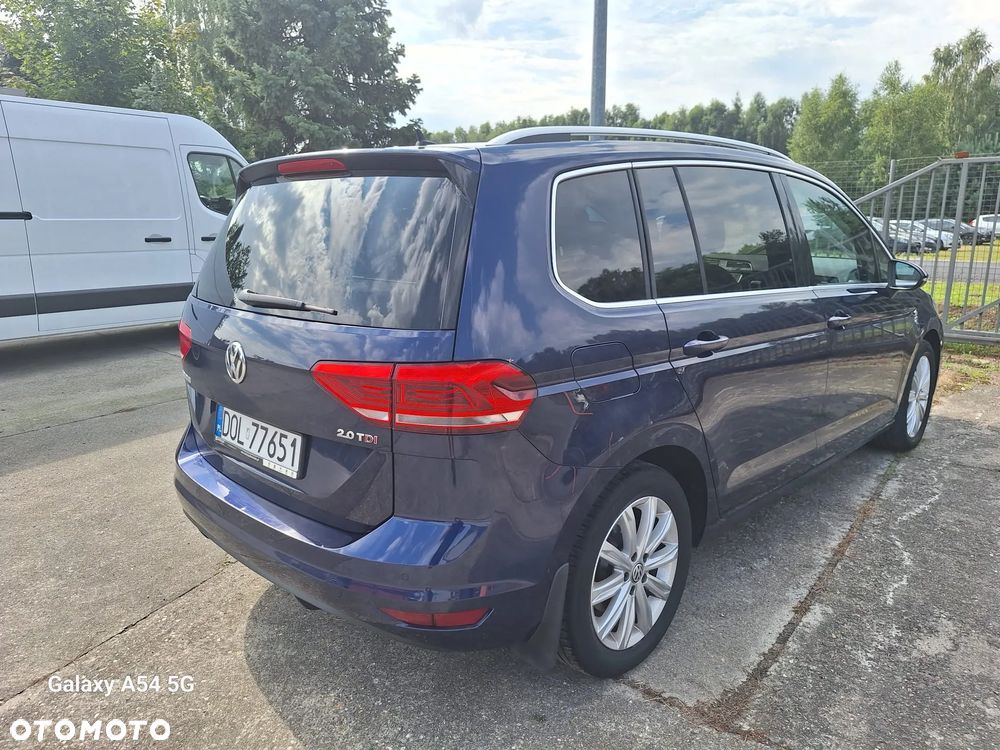 Volkswagen Touran - 10