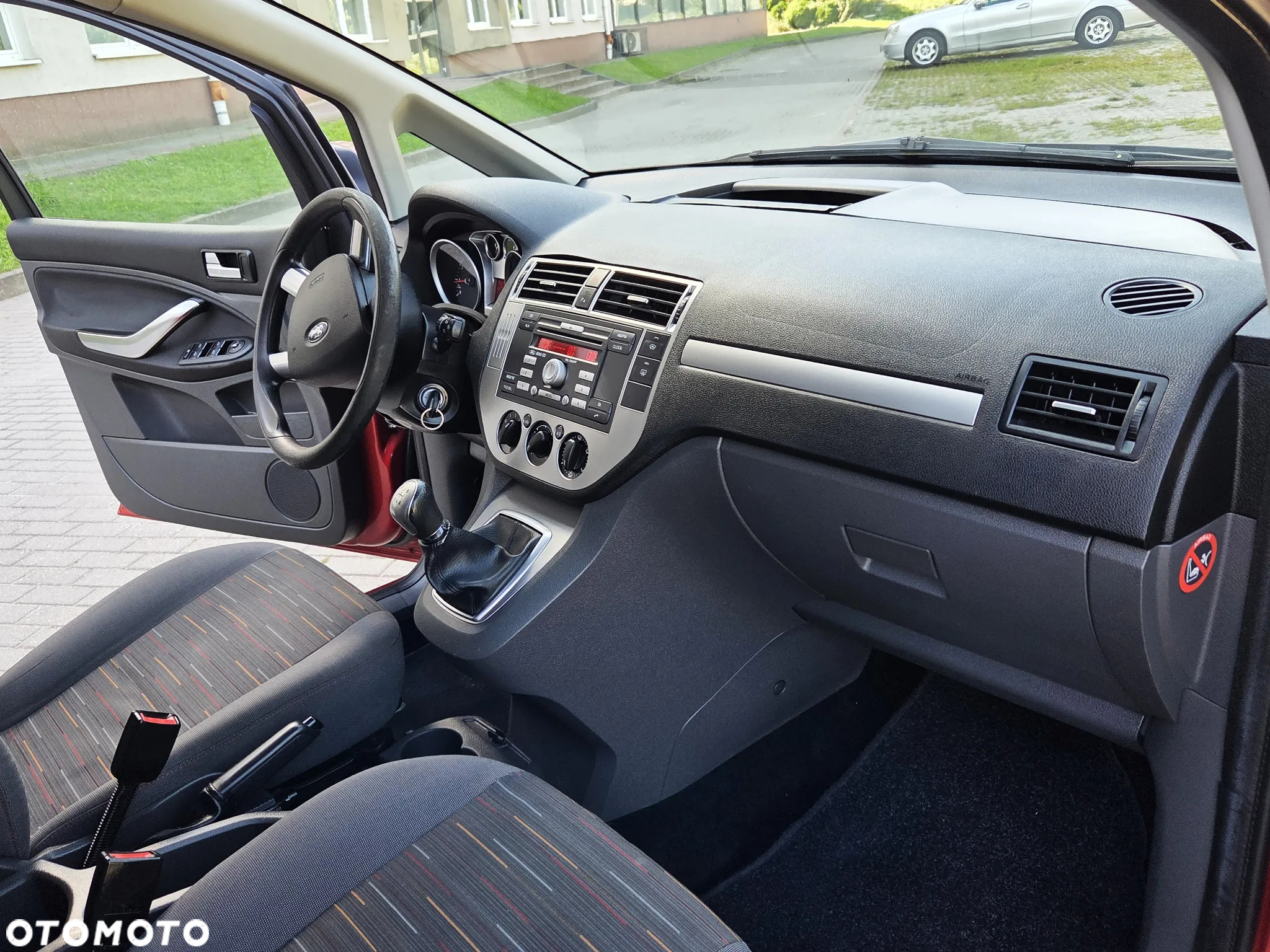 Ford C-MAX 1.6 Ambiente - 24