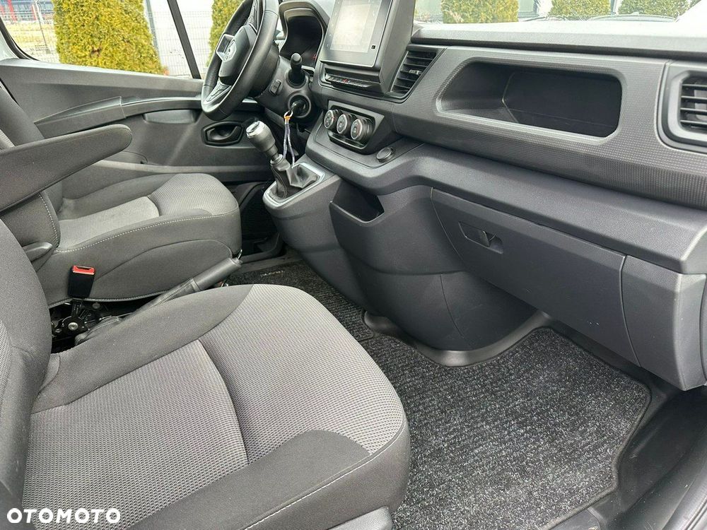 Renault Trafic - 15