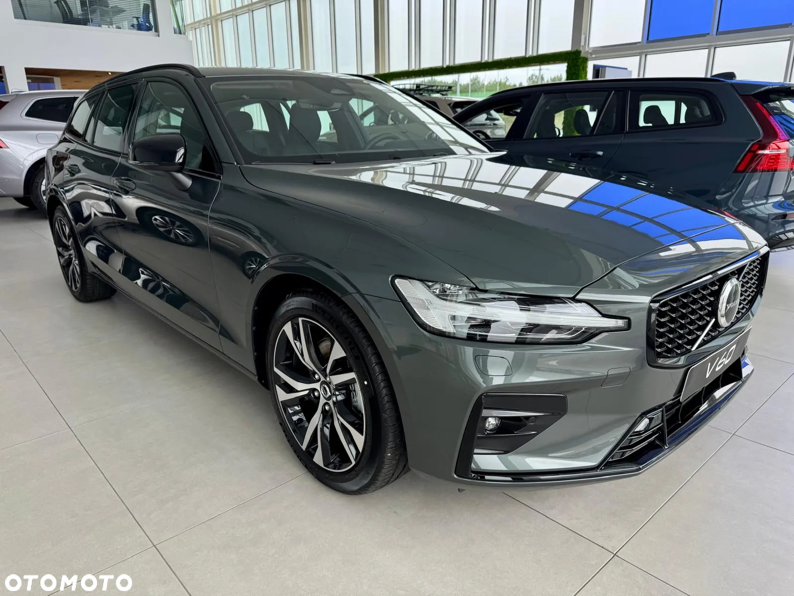 Volvo V60 B4 B Plus Dark - 10
