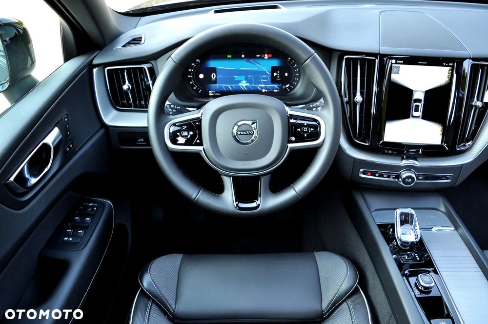 Volvo XC 60 B5 B AWD Plus Black Edition - 22