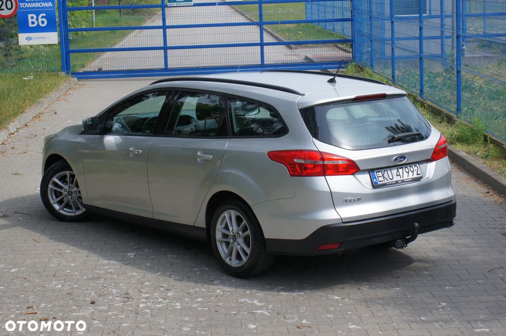 Ford Focus 1.5 TDCi DPF Start-Stopp-System Ambiente - 16