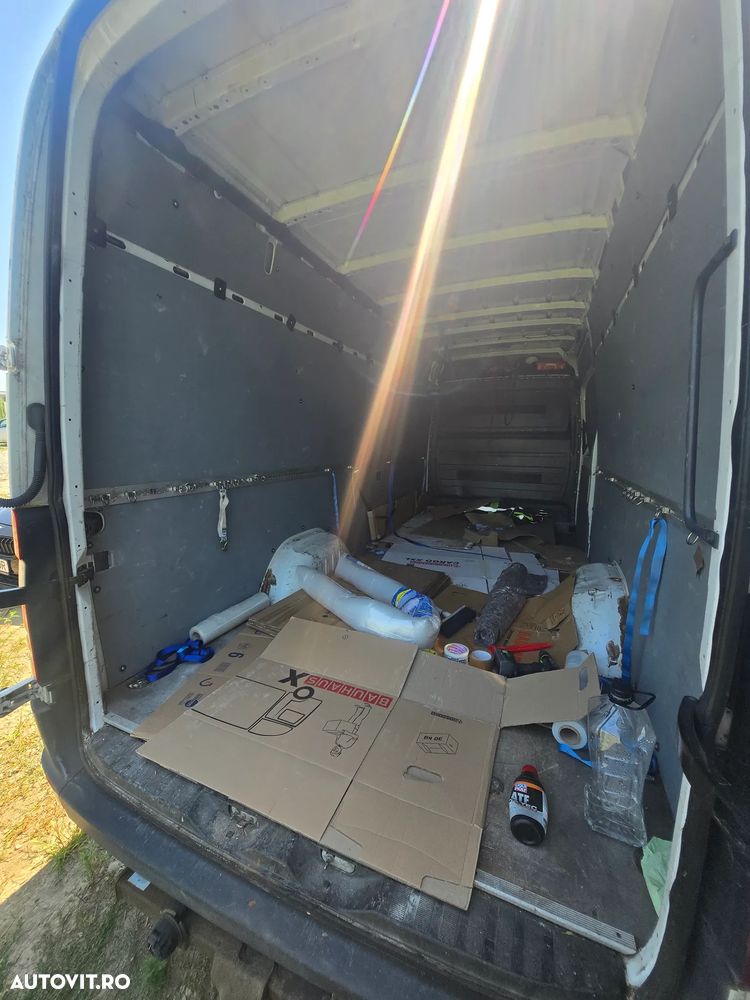 Mercedes-Benz Sprinter - 10