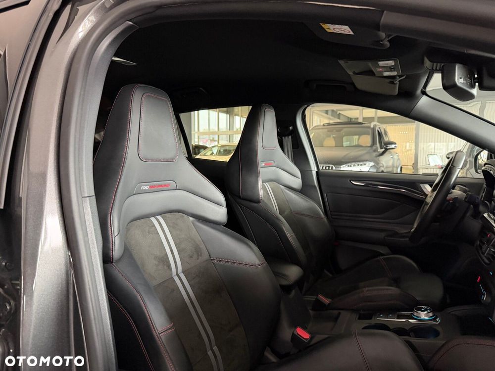 Ford Focus 2.3 EcoBoost ST X - 39