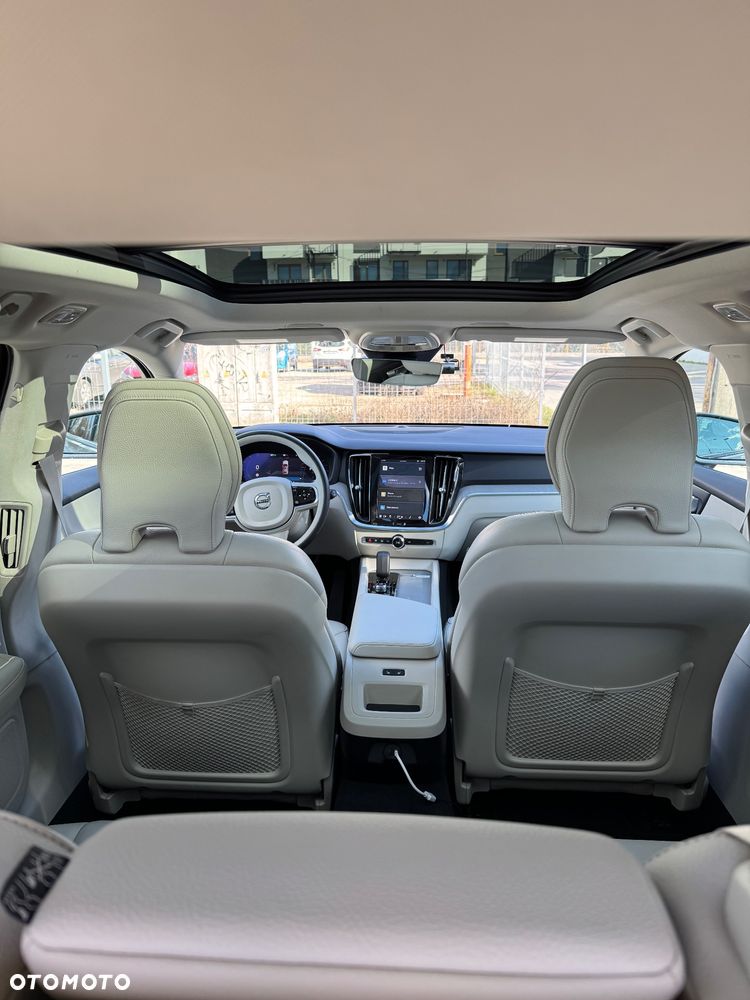 Volvo V60 Cross Country B5 B AWD Plus - 11