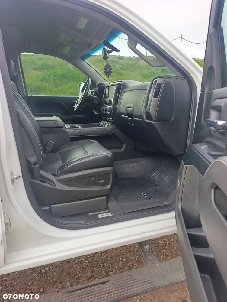 Chevrolet Silverado - 7
