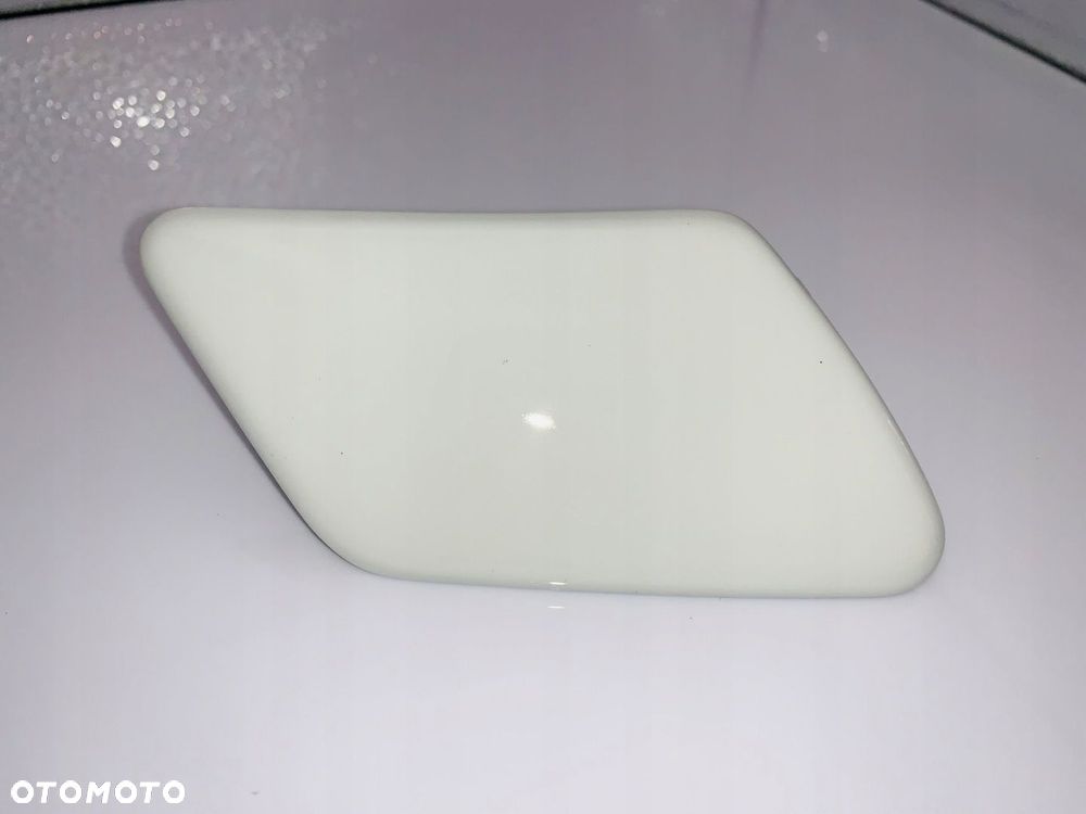 ZAŚLEPKA SPRYSKIWACZA PRZÓD VOLVO C30 L / P KOLORY - 14