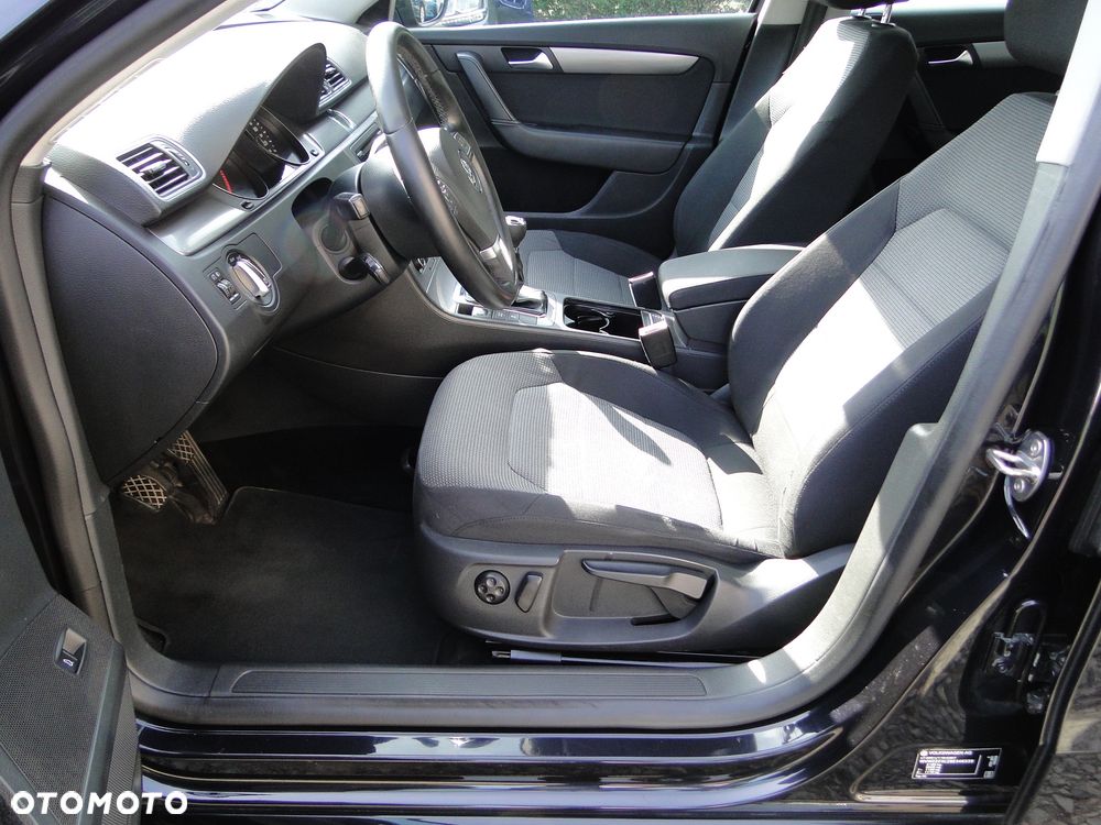 Volkswagen Passat 2.0 TDI Comfortline - 19