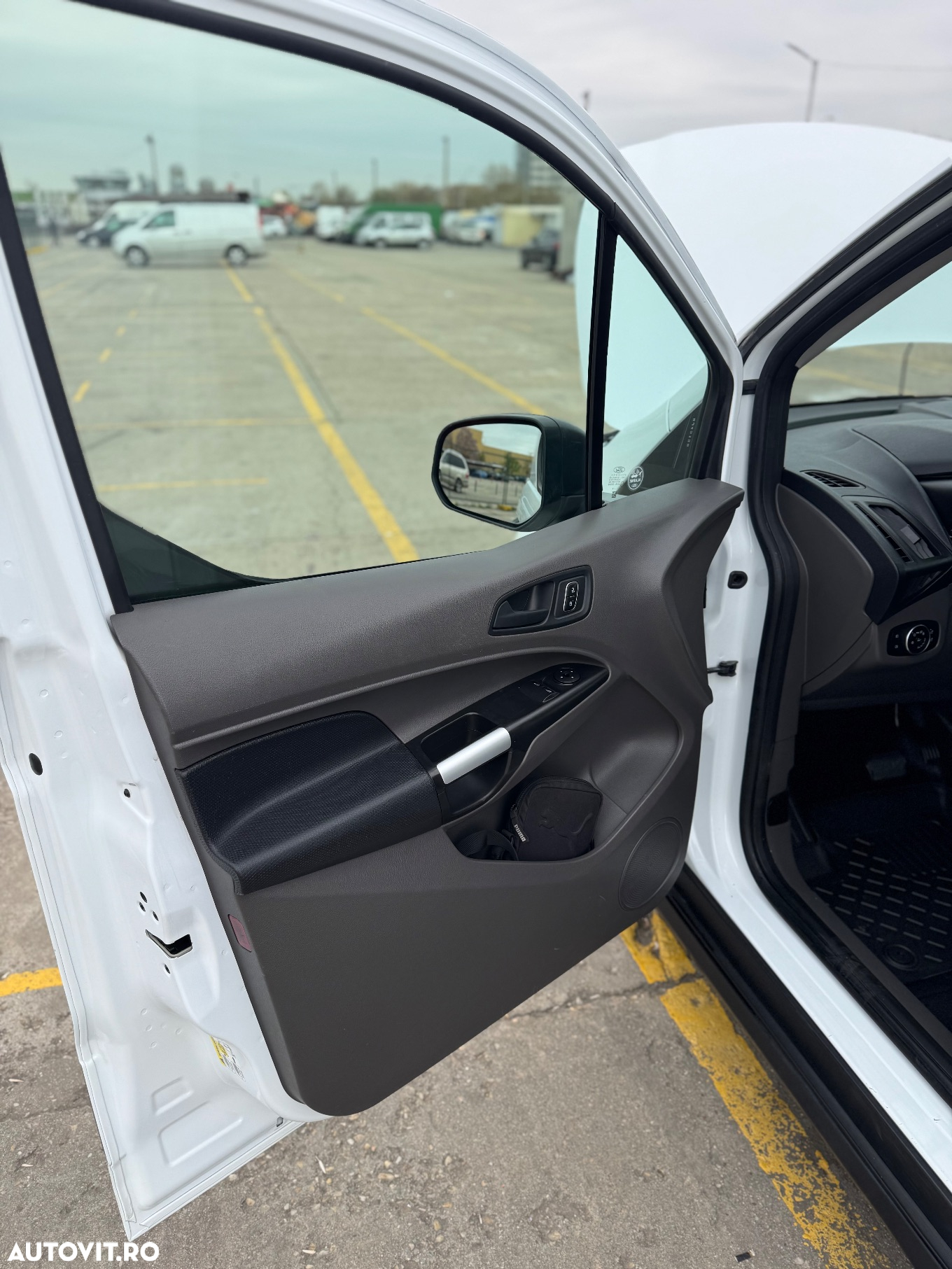 Ford Transit Connect 1.5 EcoBlue 120CP 8AT DCIV SWB(L1) Trend - 27