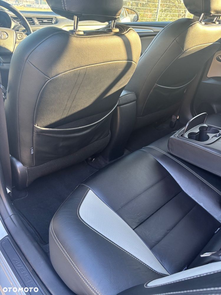 Toyota Avensis 1.8 Active MS - 24