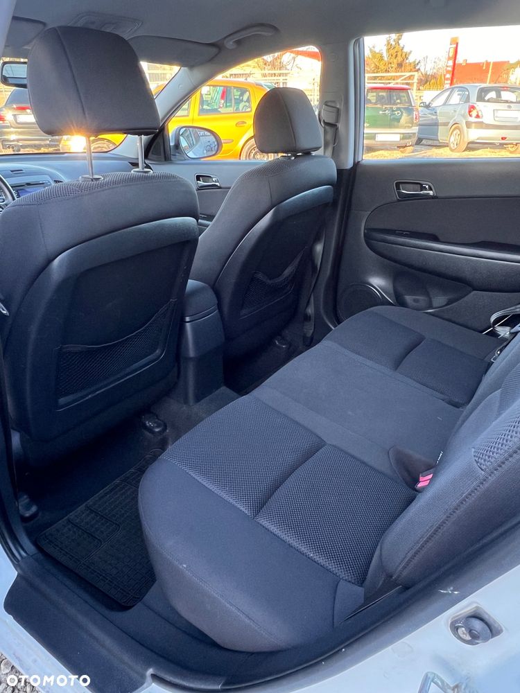 Hyundai i30 1.6 CRDi Comfort - 8