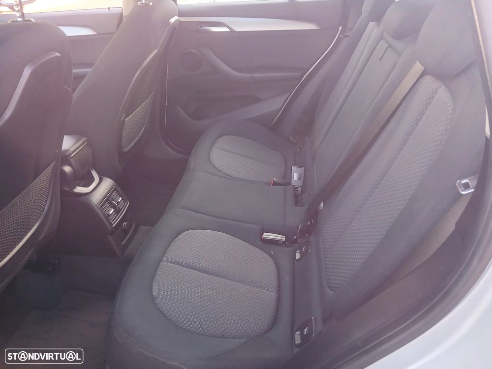 BMW X1 16 d sDrive Line Sport - 25