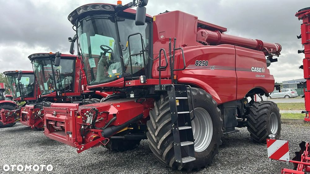 Case IH Axial Flow 8250