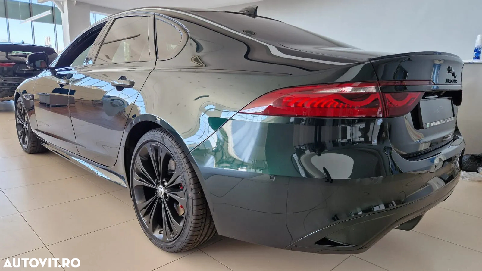 Jaguar XF D200 R-Dynamic HSE - 3