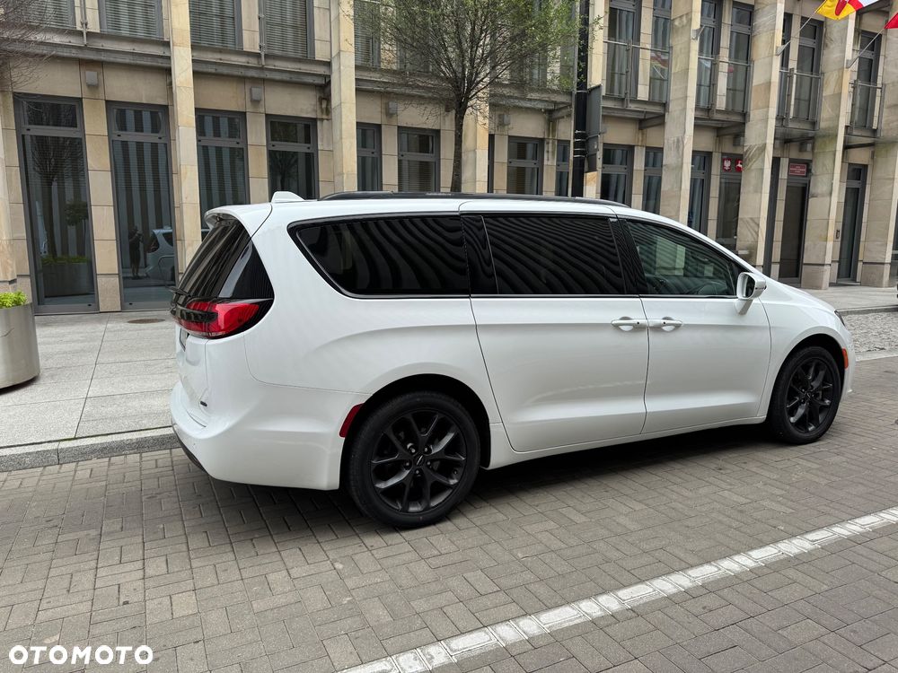 Chrysler Pacifica - 6