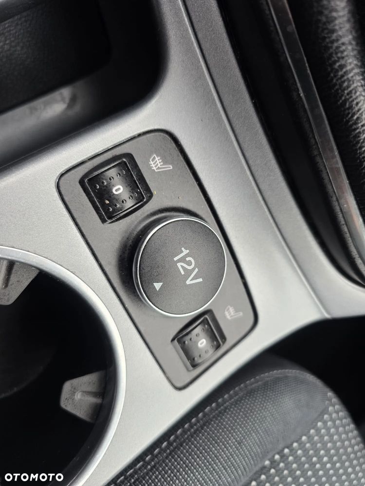 Ford Grand C-MAX - 35