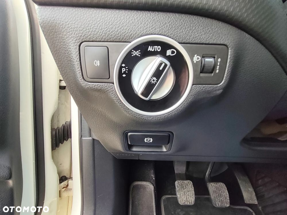 Mercedes-Benz Klasa A 180 (BlueEFFICIENCY) Style - 27