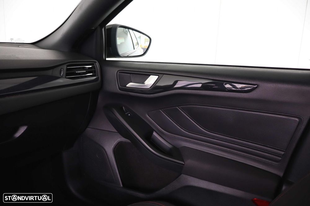 Ford Focus SW 1.0 EcoBoost MHEV ST-Line - 28
