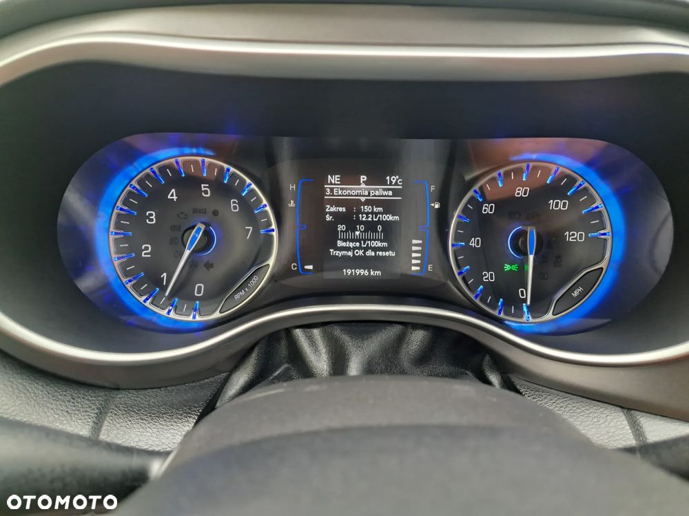 Chrysler Pacifica - 37