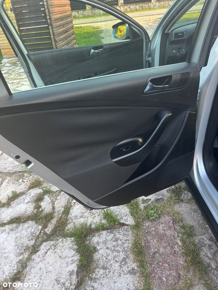 Volkswagen Passat 2.0 FSI Comfortline - 14