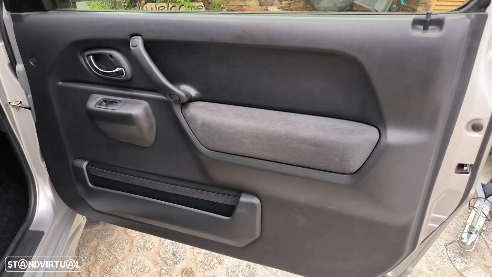Suzuki Jimny - 12