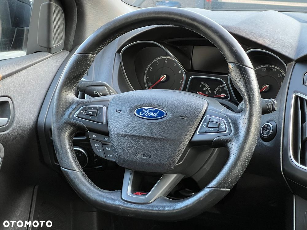 Ford Focus 2.0 EcoBoost ST - 23