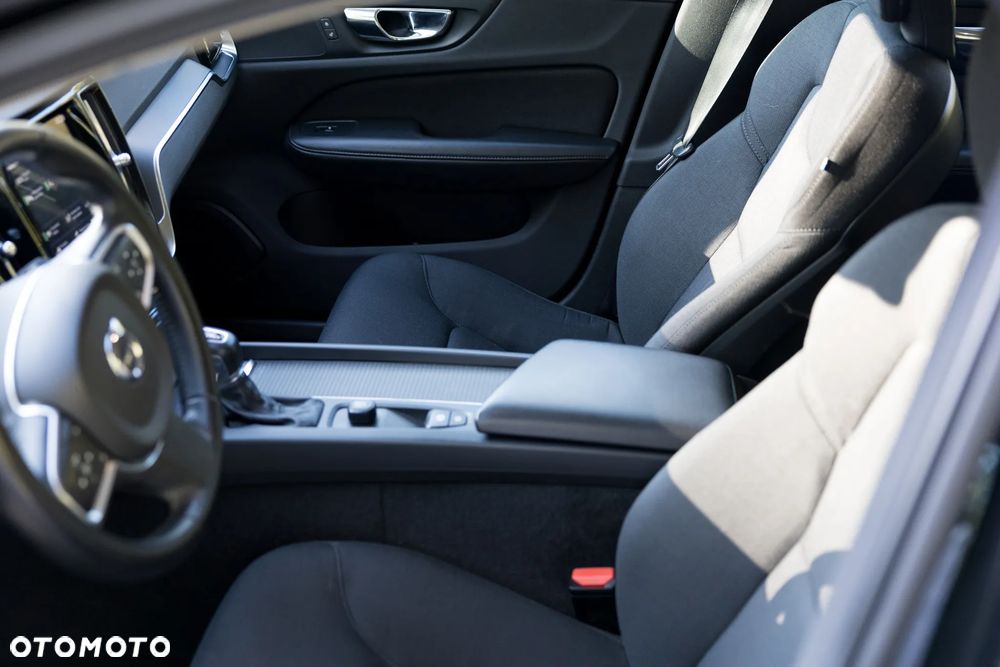 Volvo V60 D4 Momentum Pro - 7