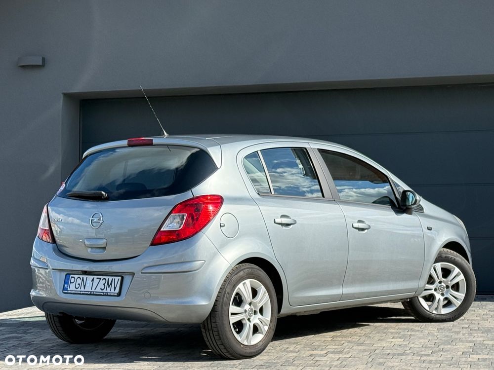 Opel Corsa 1.2 16V Cosmo - 6