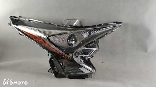 TOYOTA PRIUS FULL LED PRAWY REFLEKTOR LAMPA PRAWA