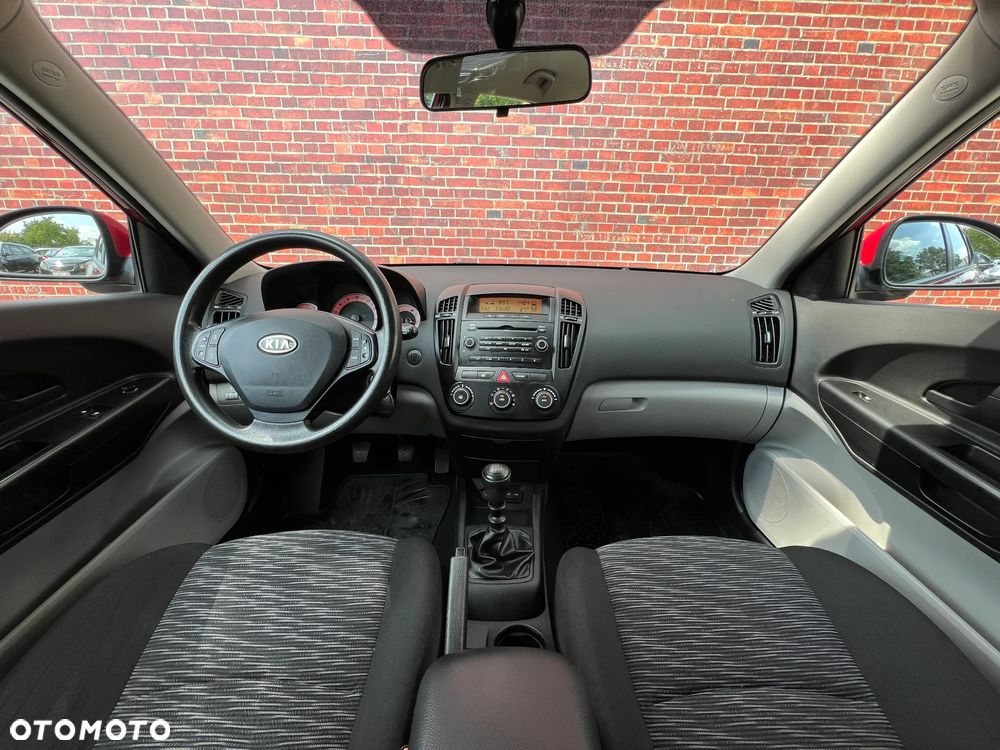 Kia Ceed - 6