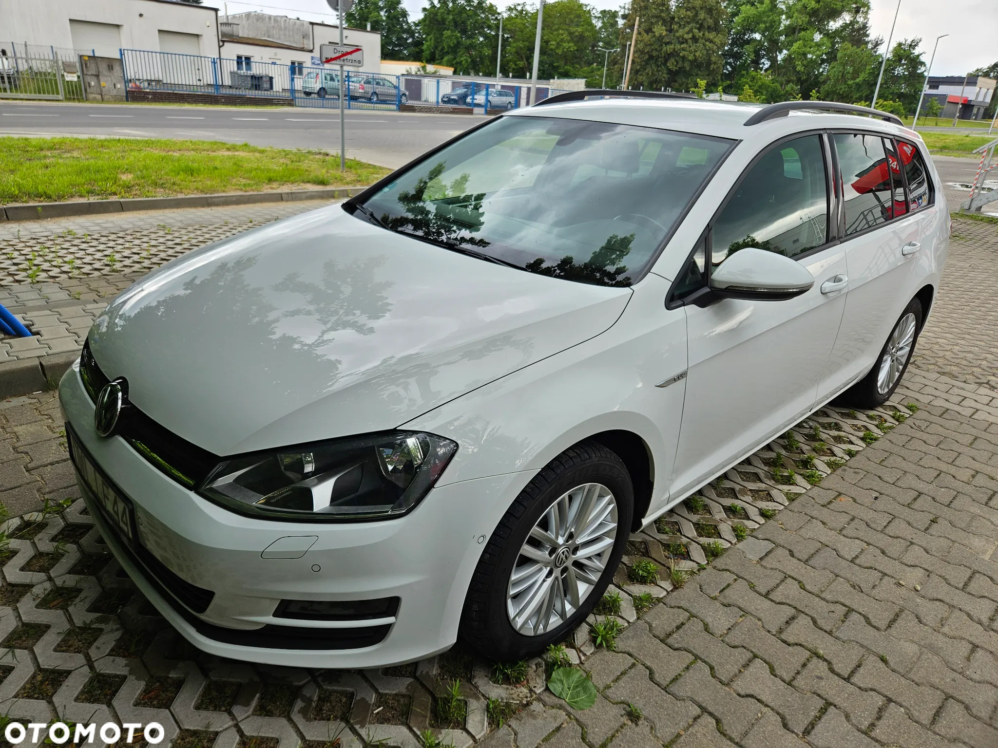 Volkswagen Golf - 2