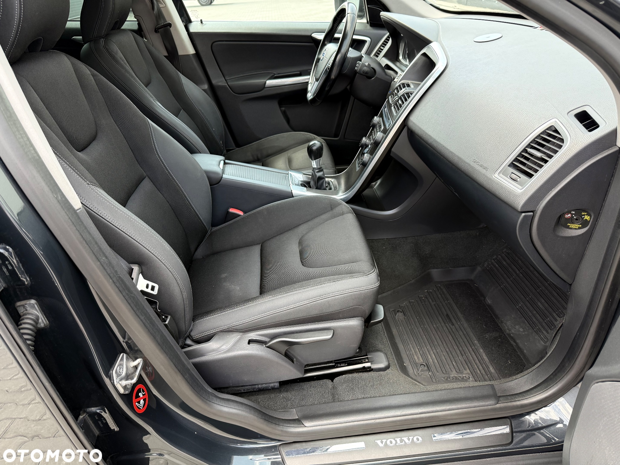 Volvo XC 60 2.4D AWD Momentum - 22