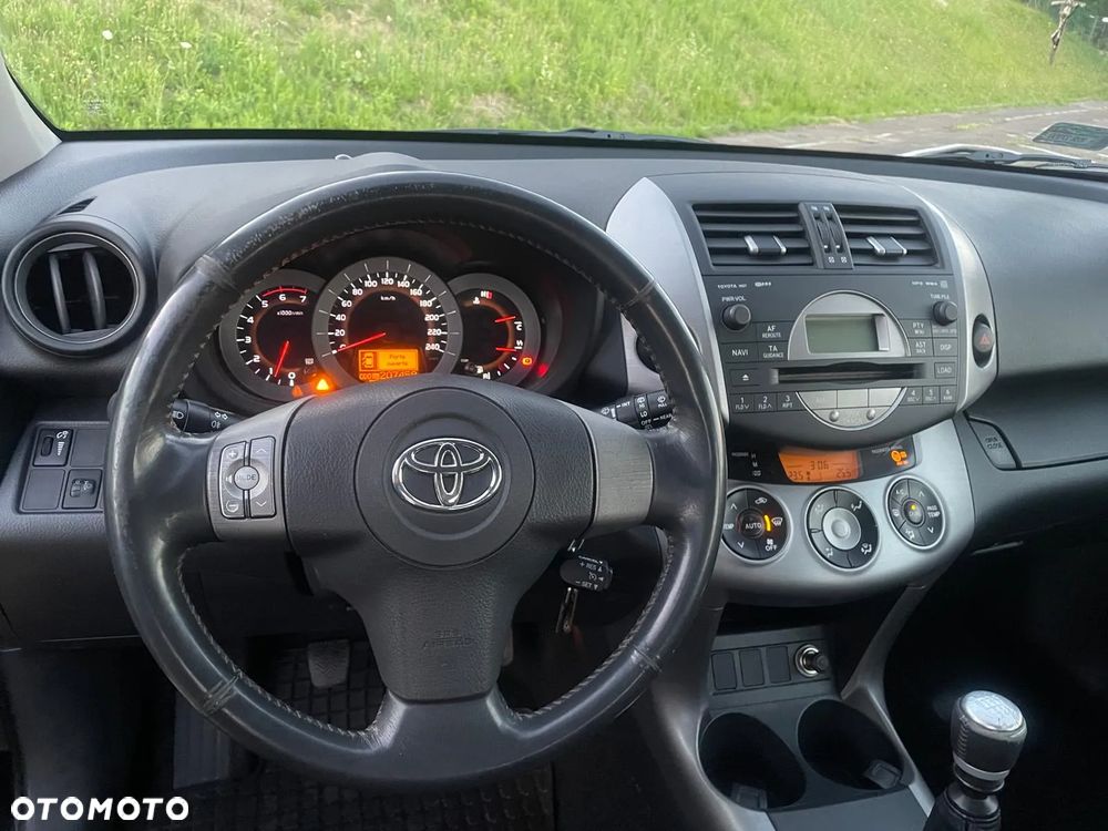 Toyota RAV4 - 12