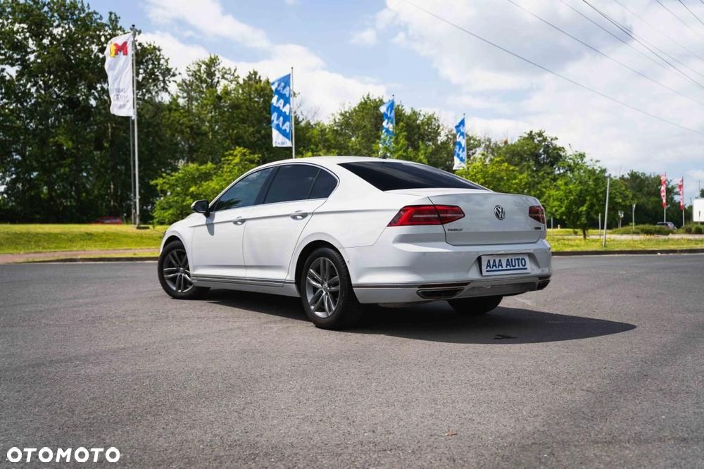 Volkswagen Passat - 6