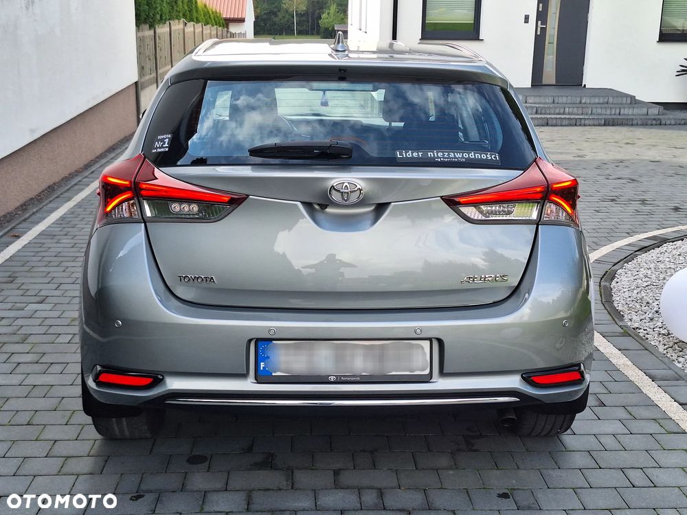 Toyota Auris 1.6 Premium Comfort - 4