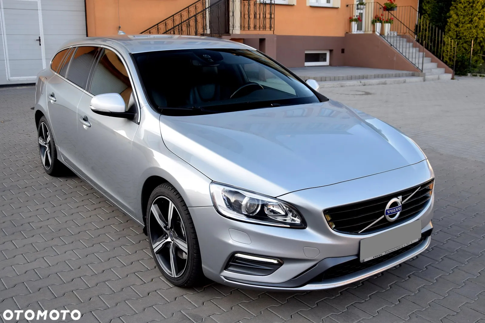 Volvo V60 D5 AWD R-Design Summum - 11