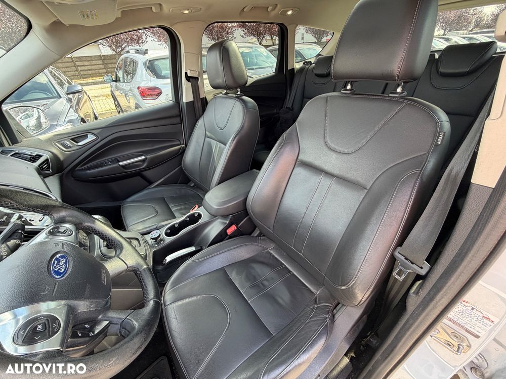 Ford Kuga 2.0 TDCi Powershift 4WD Titanium - 6