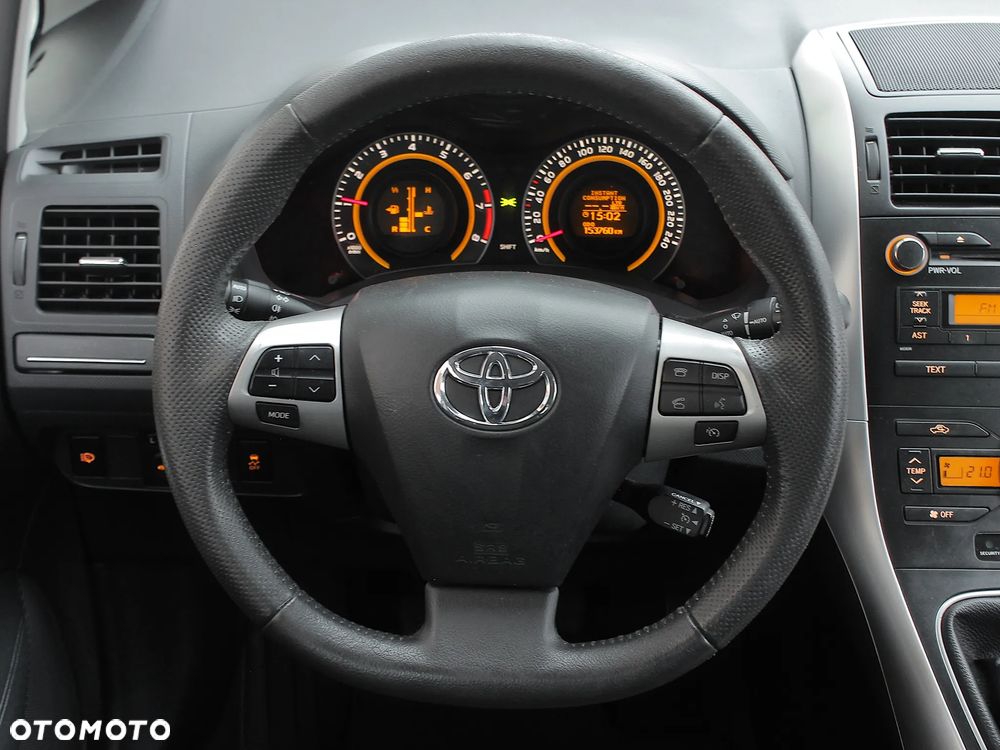 Toyota Auris 1.6 Executive - 21