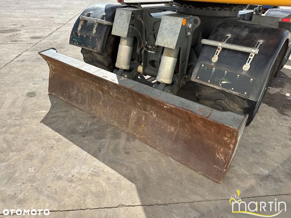 Liebherr A 913 COMPACT LITRONIC - 5