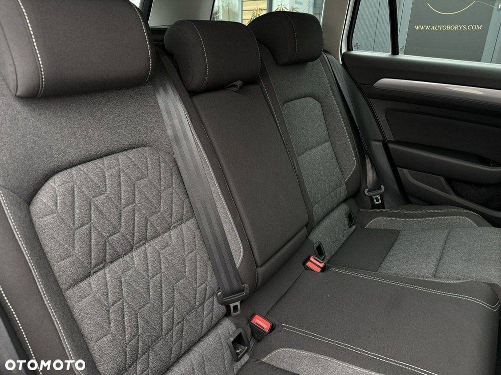 Volkswagen Passat - 36