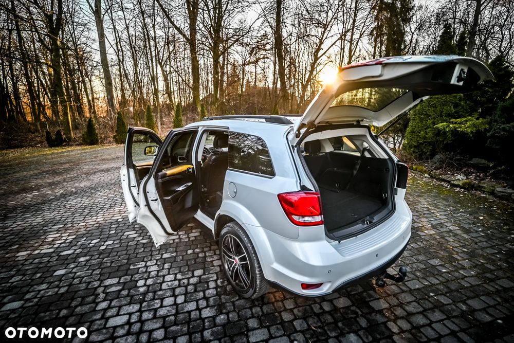 Fiat Freemont 2.0 Multijet 16V DPF Automatik Allrad Black Code - 3