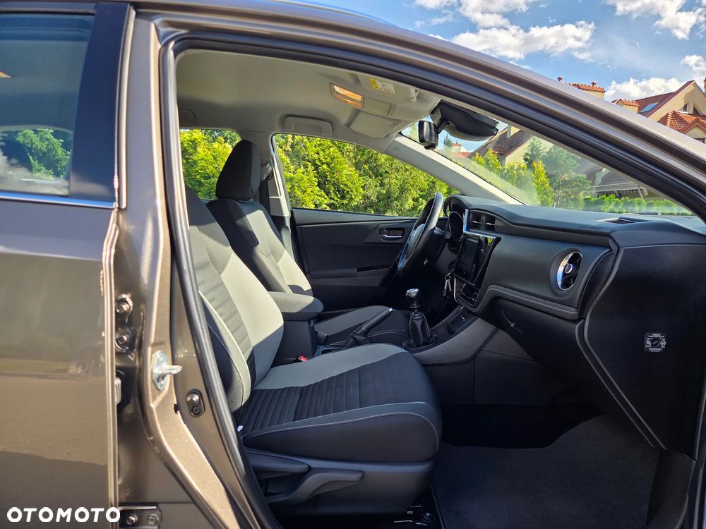 Toyota Auris 1.6 Premium Comfort - 7