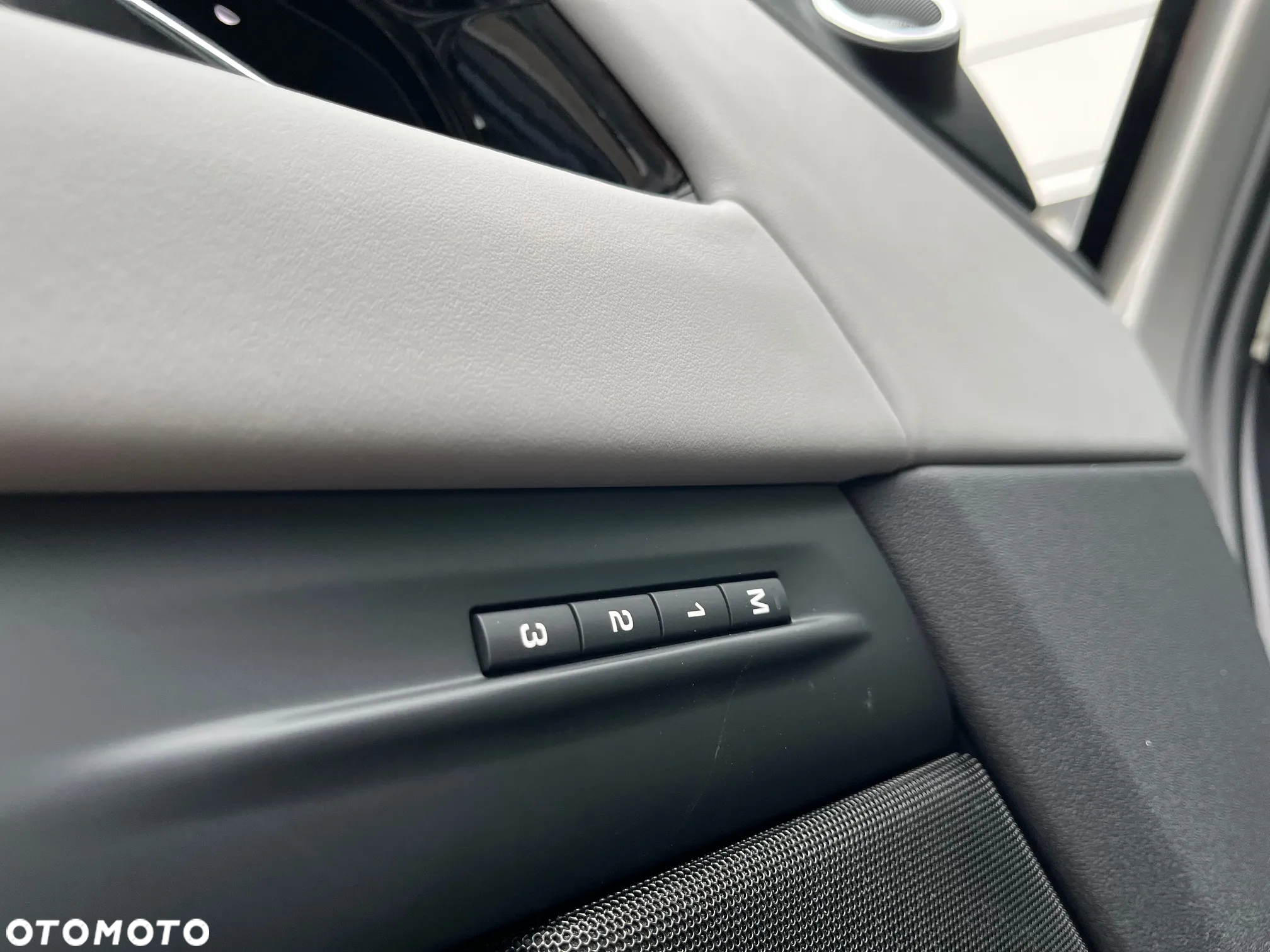 Land Rover Range Rover Evoque - 15