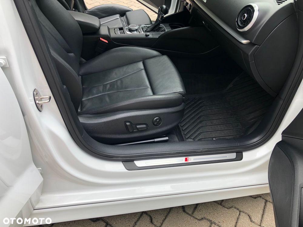 Audi A3 Sportback 2.0 TFSI quattro S tronic S line Sportpaket - 17