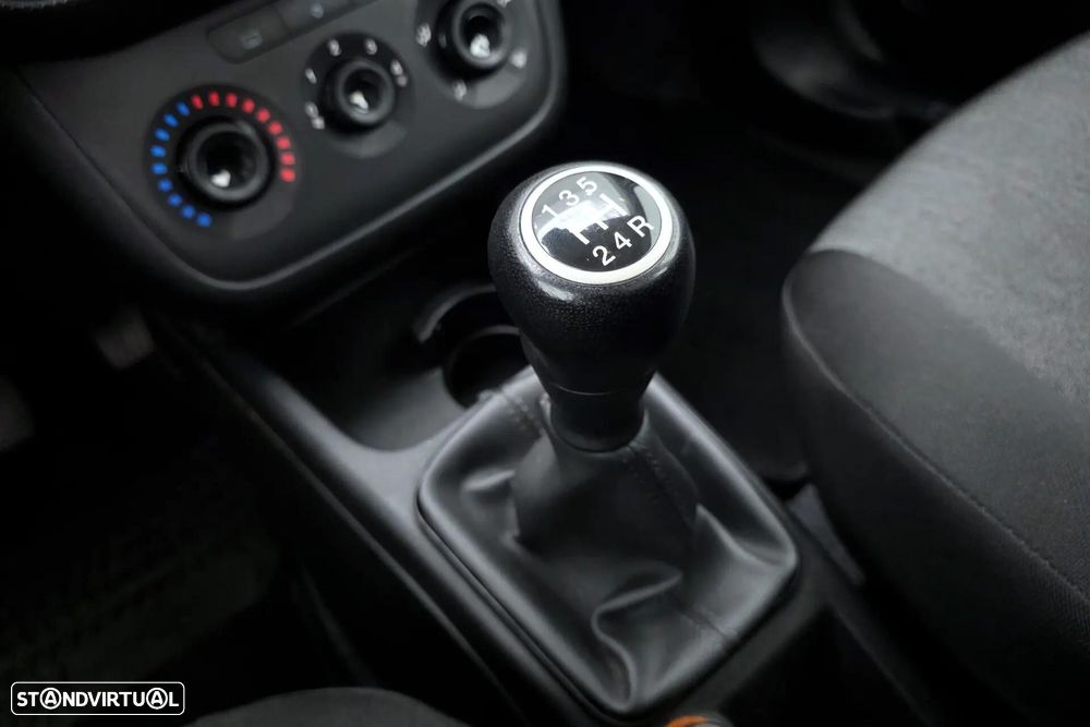 Fiat Punto 1.3 M-Jet Easy S&S - 19