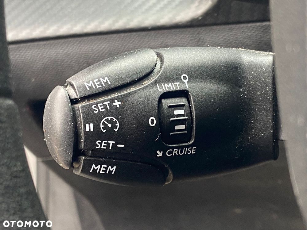 Peugeot 208 1.2 PureTech Like S&S - 21