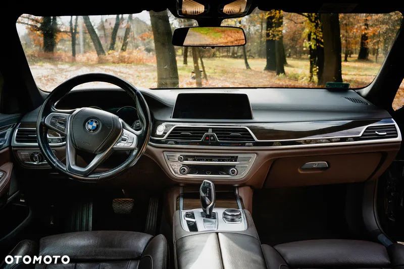 BMW Seria 7 740d xDrive - 9