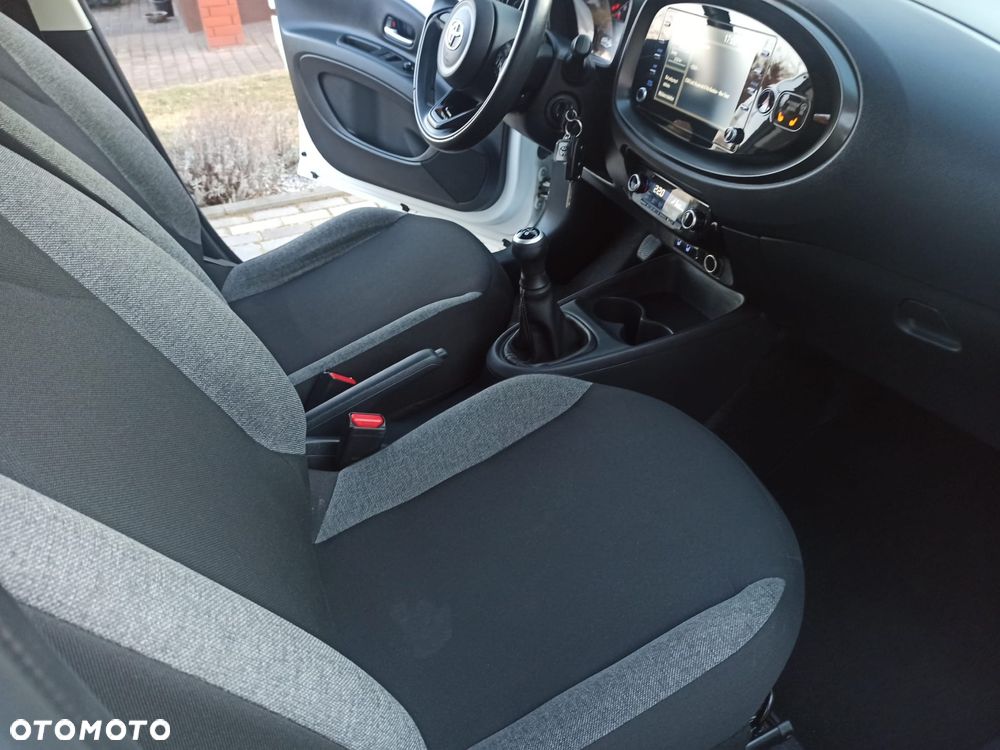 Toyota Aygo X 1.0 VVT-i Executive - 12