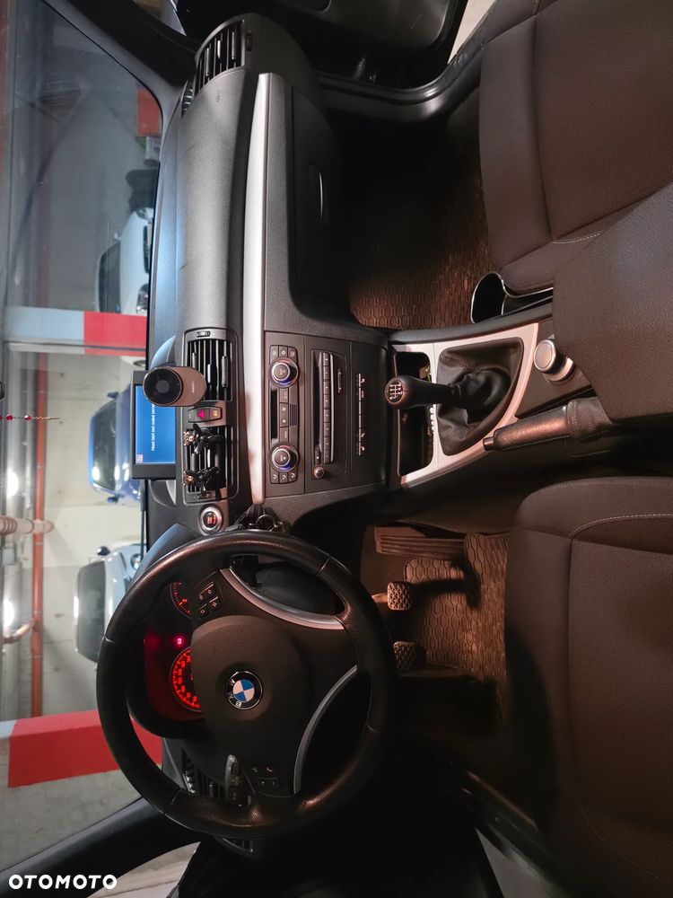 BMW Seria 1 123d - 6