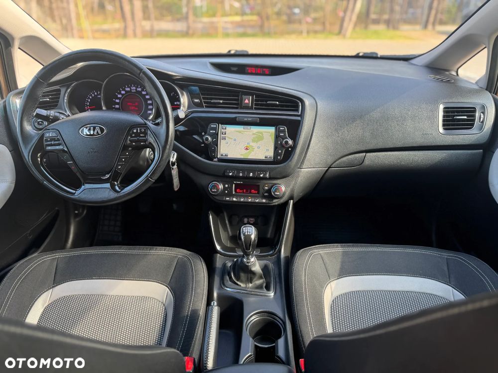 Kia Ceed 1.6 GDI Business Line - 23